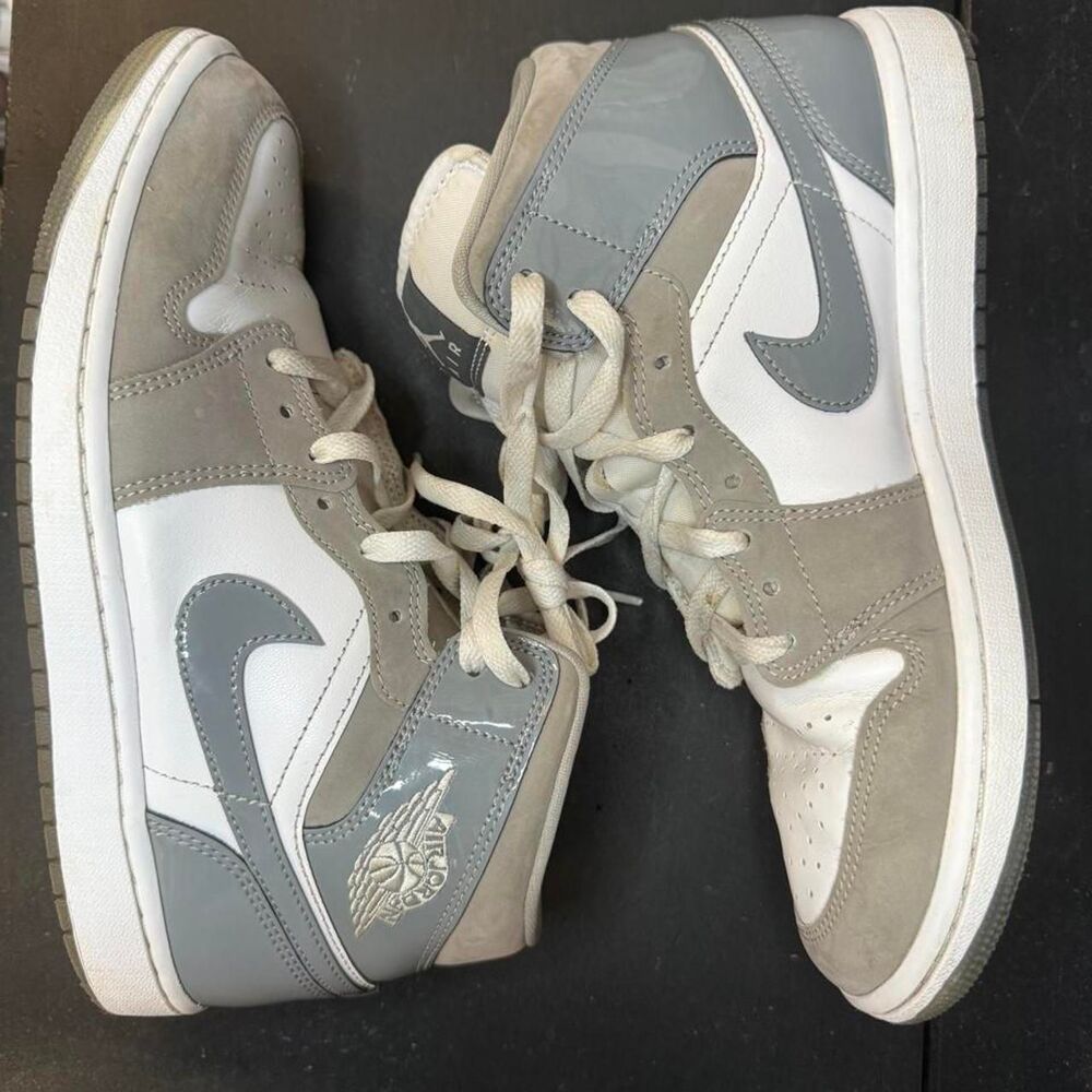Jordan Men's Grey and Blue Trainers